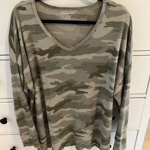 American eagle king sleeve v neck